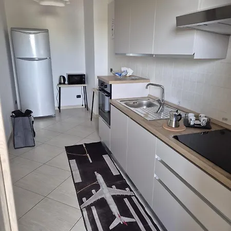 Mirosa Airport Apartament *