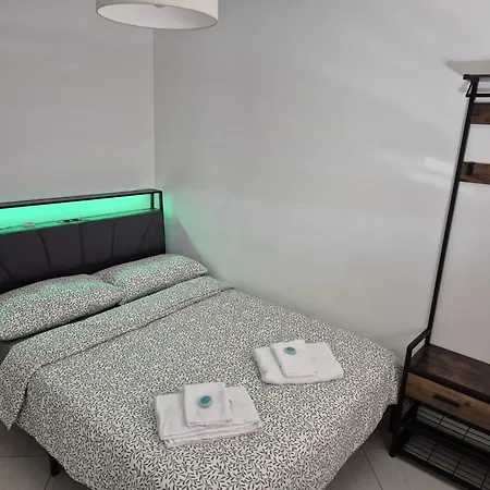 Mirosa Airport Apartment