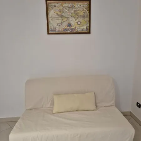 Mirosa Airport 公寓